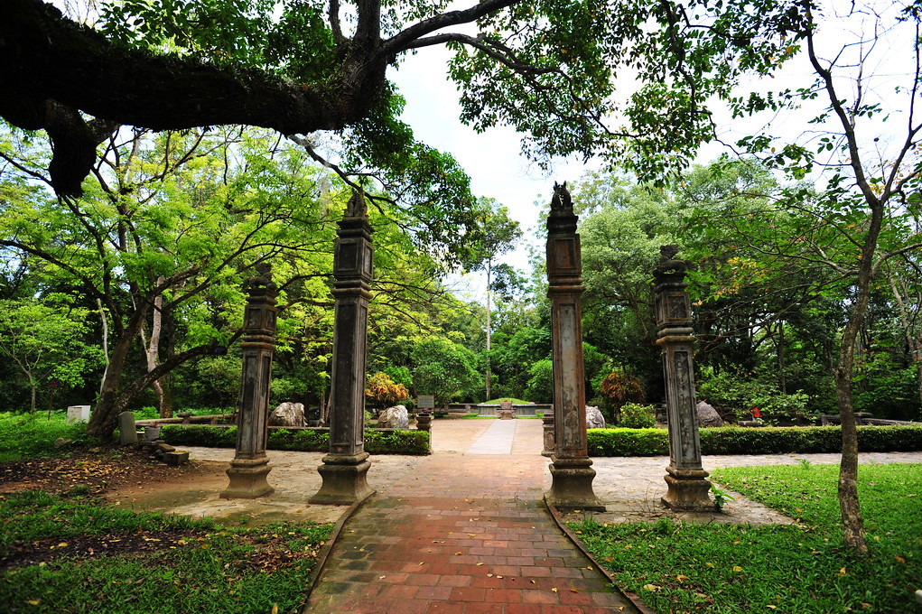 ROYAL TOMB OF LE THAI TO EMPEROR – AN IMPORTANT MONUMENT OF THANH HOA PROVINCE